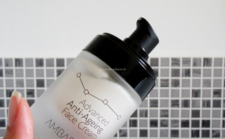 Dettaglio packaging crema viso Ambadué Advanced Anti Ageing Face Cream