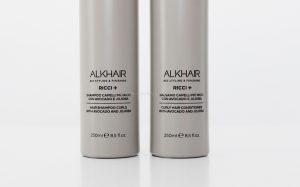 Dettaglio packaging linea capelli Ricci + Alkemilla