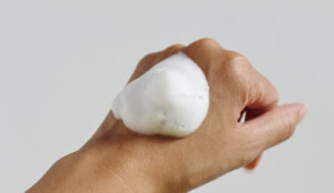 Texture Mousse Detergente Bava di Lumaca La Bioteca Italiana